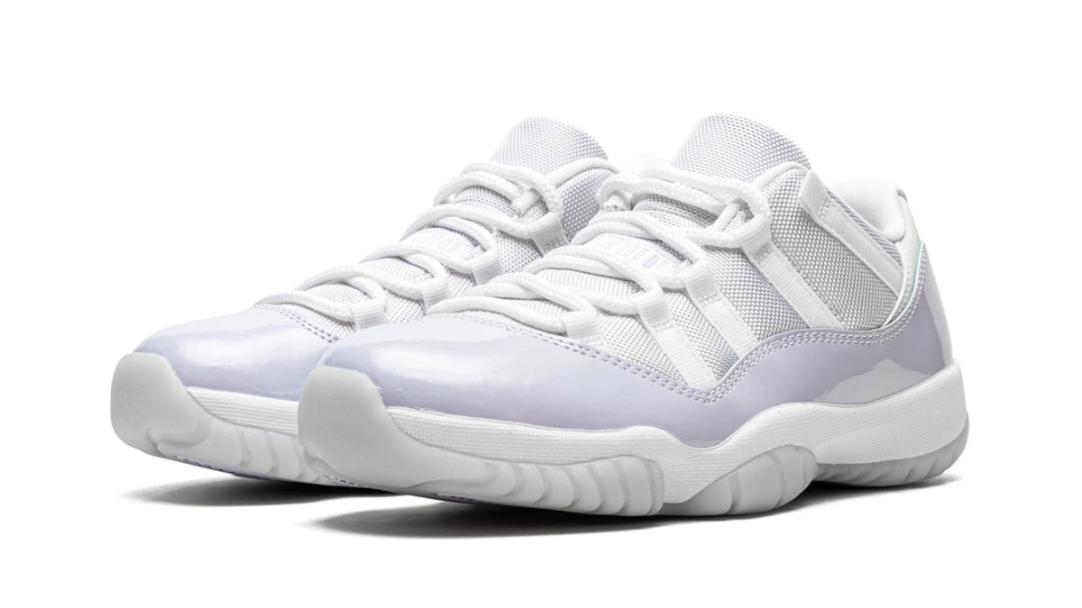 AIR JORDAN 11 LOW WMNS "Pure Violet"